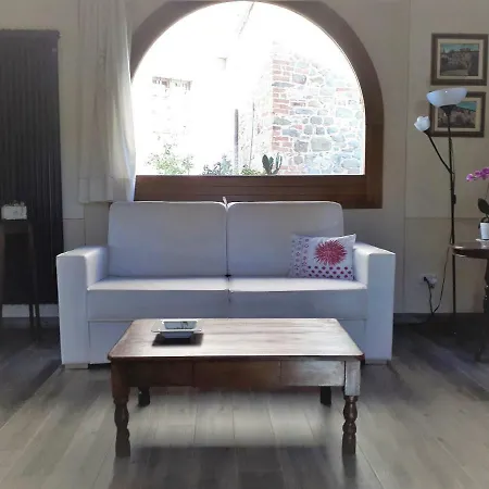 Indipendente Di 70 Mq Con Piscina Ad Uso Esclusivo , Aria Condizionata , 2 Bagni , Living ,ampia Cucina , Lavanderia , Terrazza ,giardini , Parcheggio Privato Immerso Nelle Colline Toscane Facente Parte Di Dimora Storica Toscana Di Fine * Cavriglia
